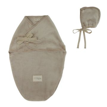 cream bebe Bamboo Swaddler/Hat Latte