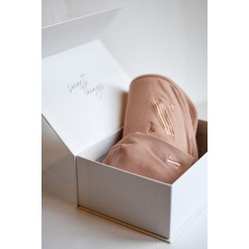 Nics Ribbed Swaddle And Beanie Gift Set Mauve